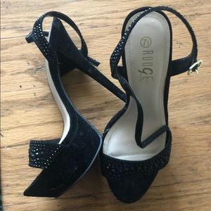 Rouge helium heels